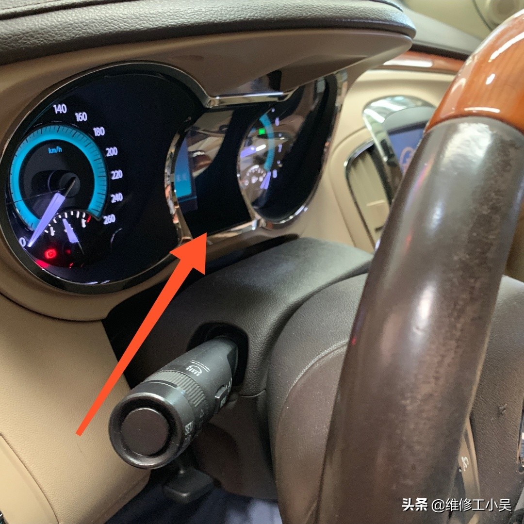 朗逸发动机故障灯亮油耗升高原因,油耗高发动机故障灯亮黄灯