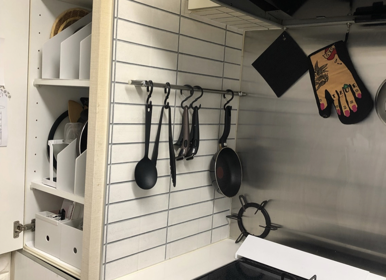 厨房锅具收纳墙上,锅具收纳小妙招废物利用