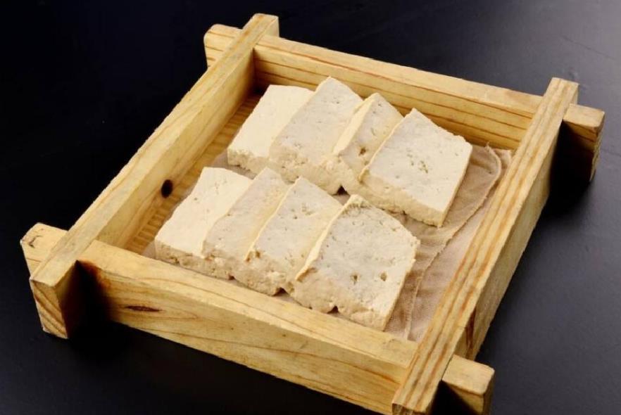豆腐放冰箱有点味怎么办,豆腐煮出来是酸的是怎么回事