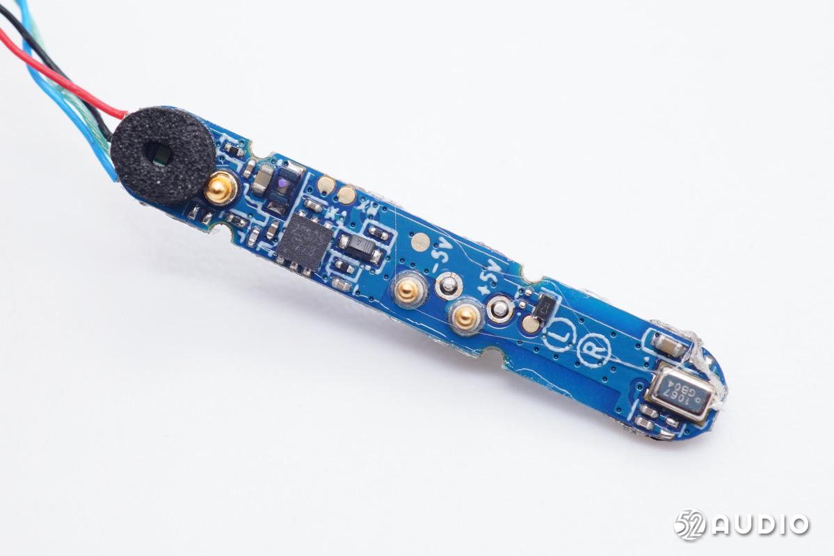 半入耳式降噪耳机jbl,轻量化头戴式无线耳机