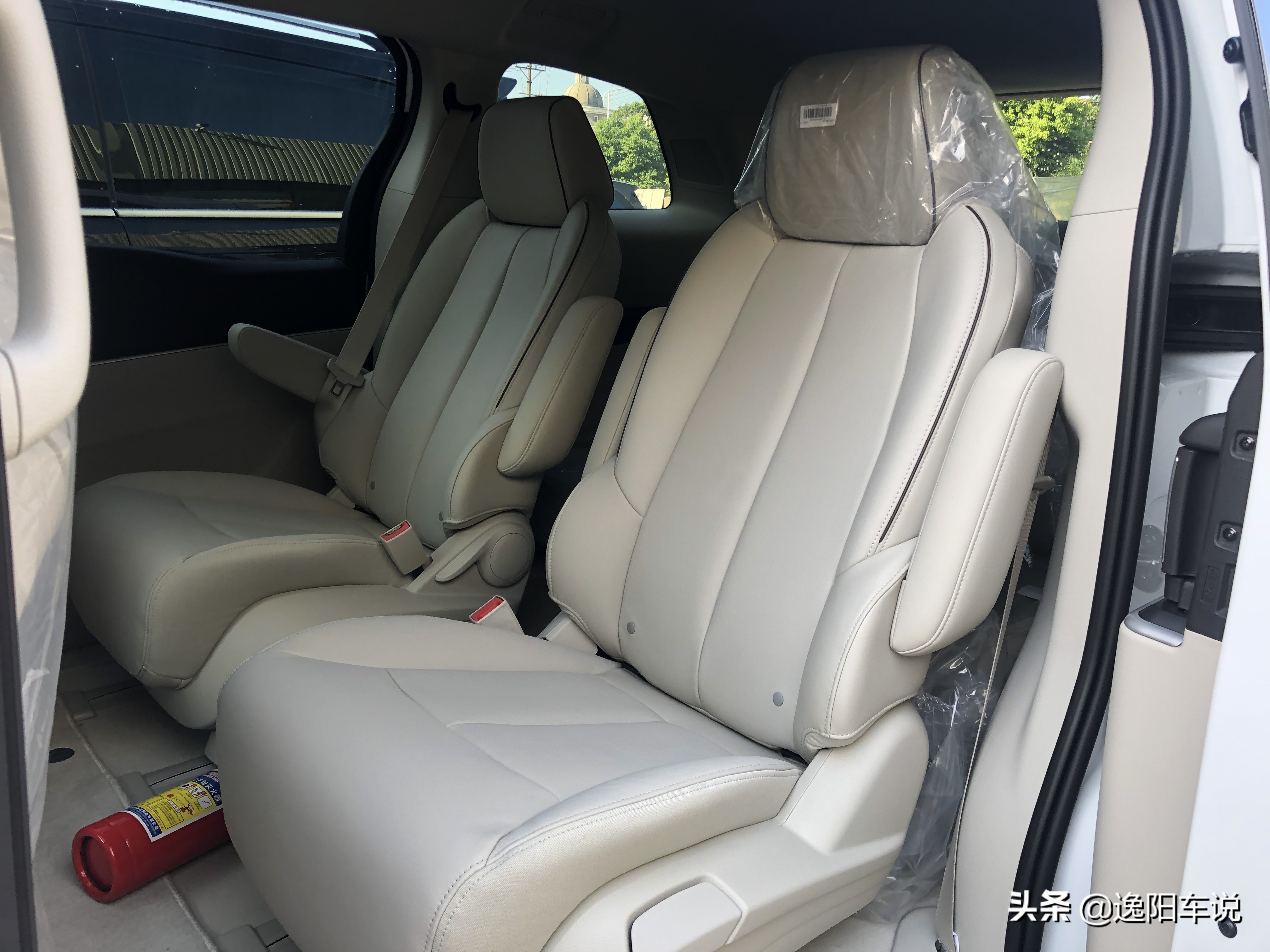 别克胖头鱼gl8哪一款值得买,别克gl8胖头鱼白色