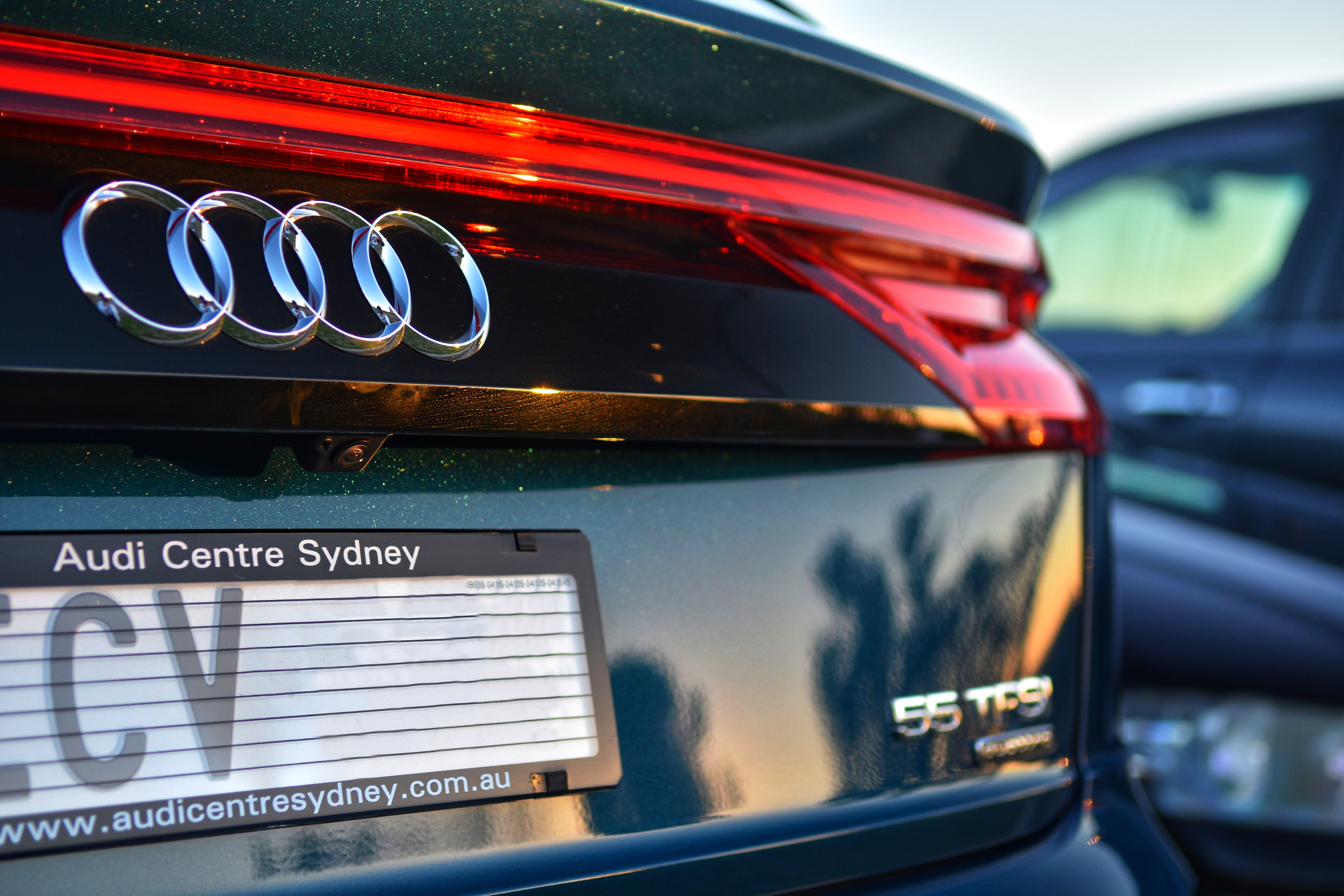 奥迪q8名场面,奥迪q855tfsi价格多少钱