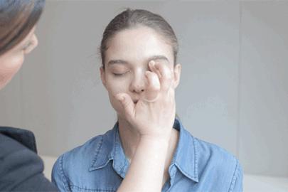 吴宣仪黑唇妆,吴宣仪被造型师吐槽