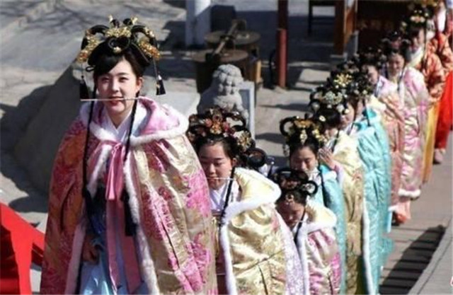 晋武帝司马炎后宫妃嫔上万,司马炎和羊车望幸的区别