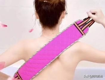 洗澡背部搓不起来怎么办,洗澡时后背怕热水怎么回事