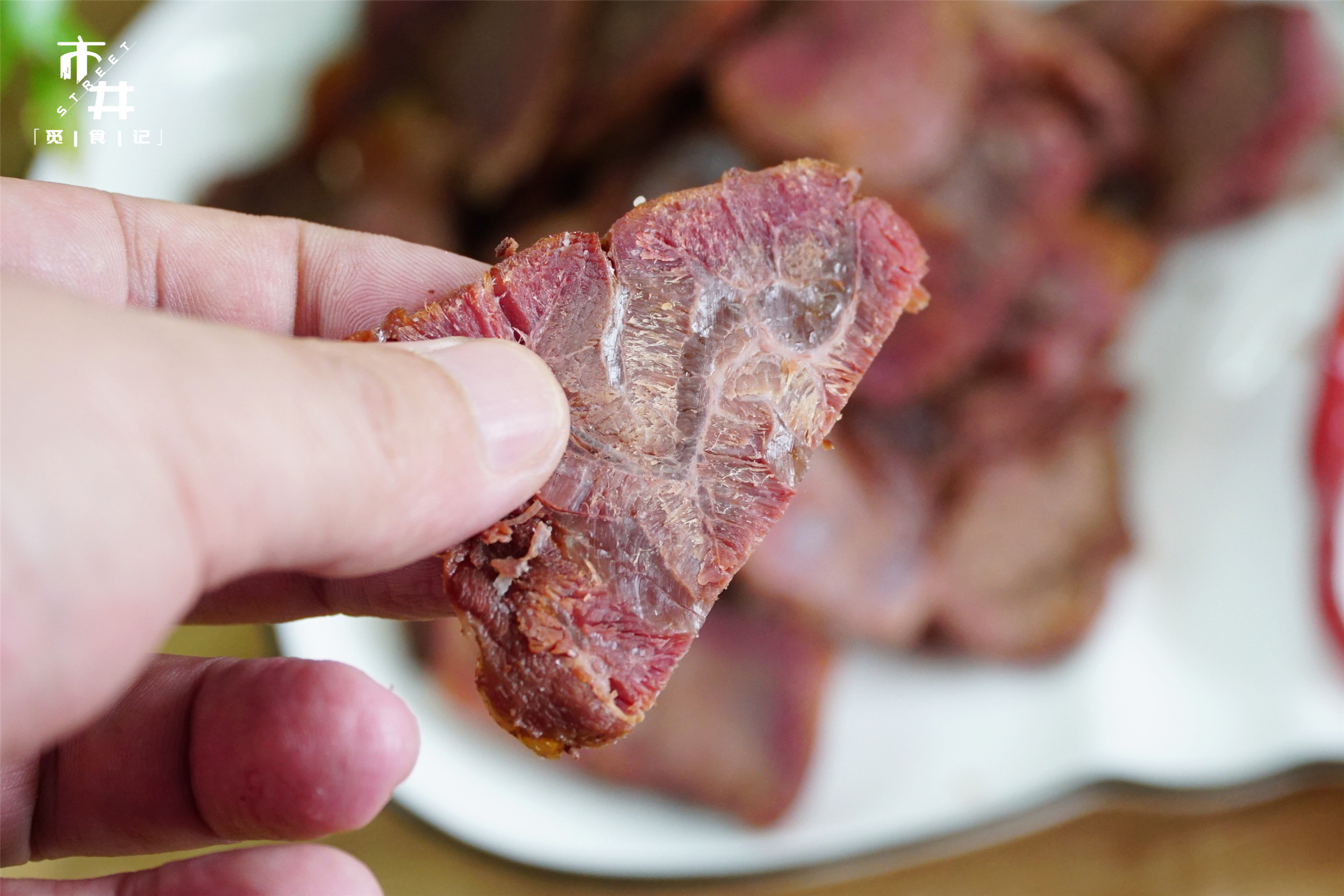 做卤牛肉,我家用了20多年的配方,牛肉酥软不缩水,有嚼头不塞牙