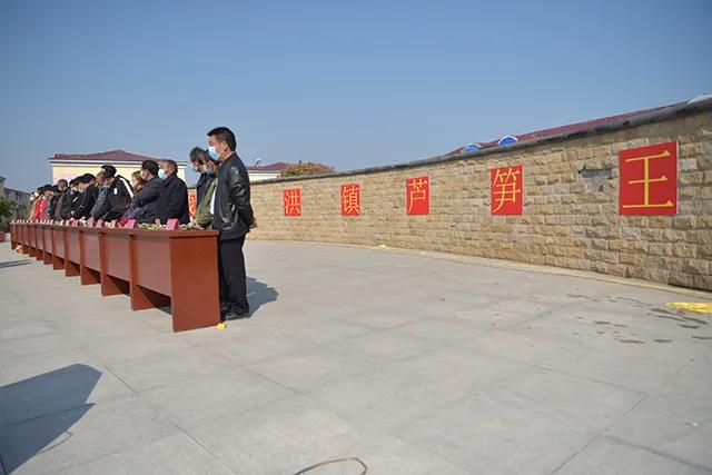 河南上蔡:诞生“芦笋王”单棵拍卖300元