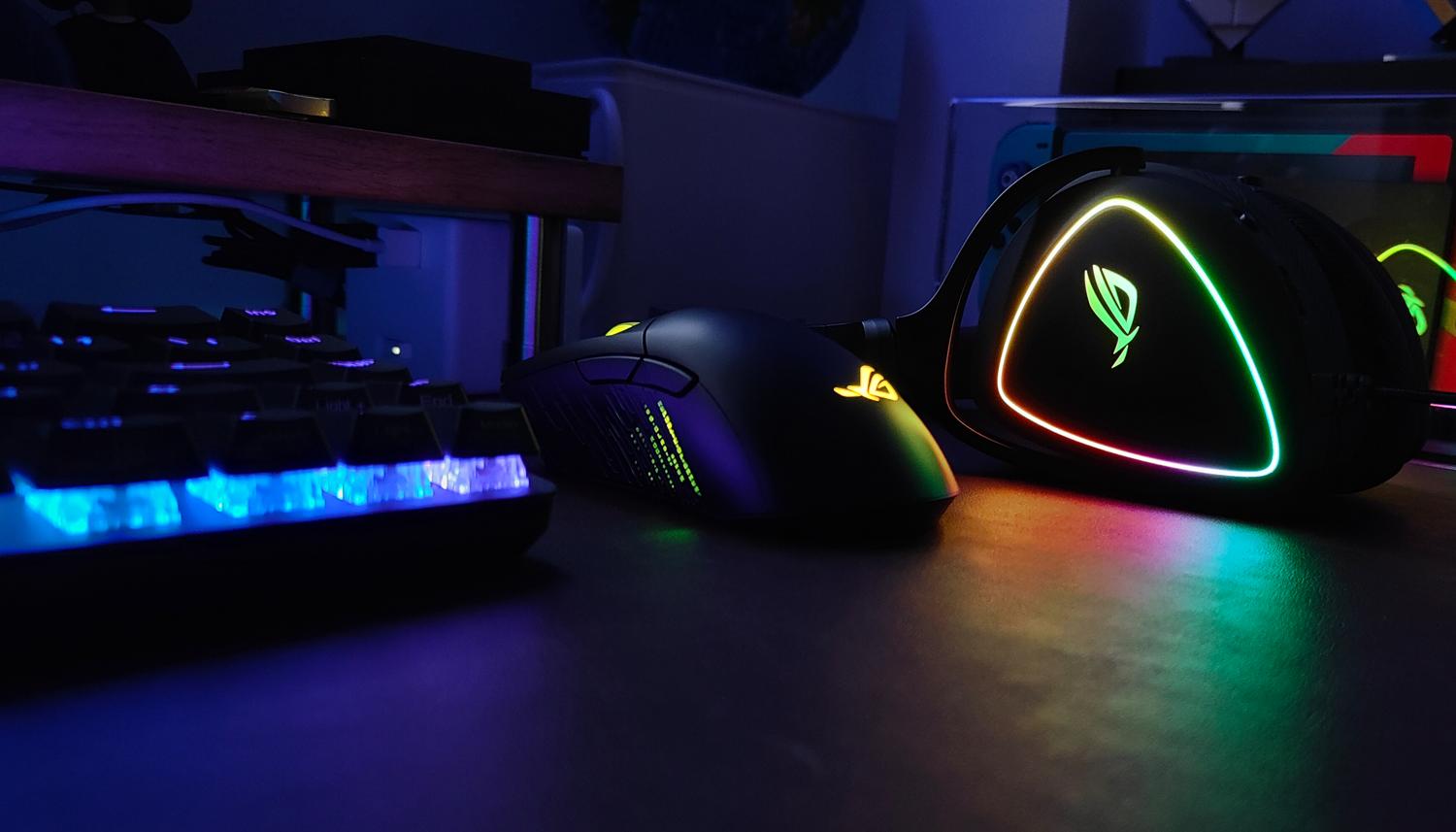 游戏宅理想桌面,电竞头戴式耳机rog棱镜s