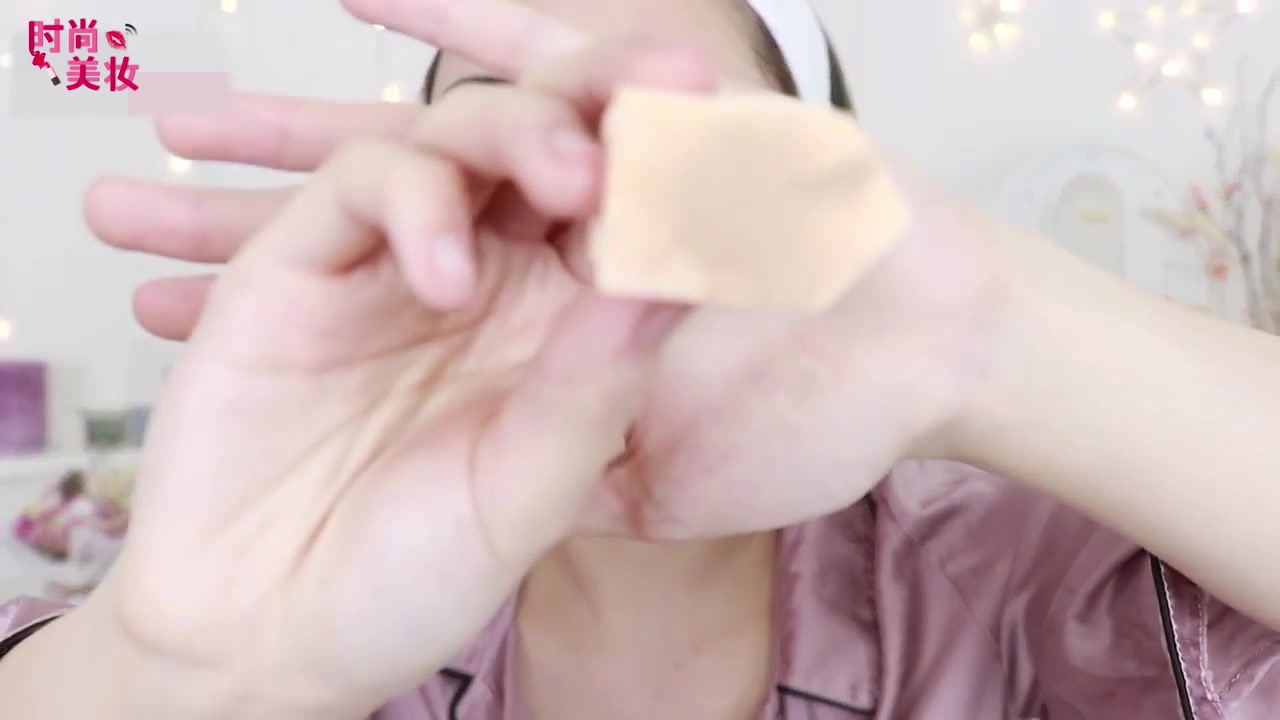 美妆小教程粉色眼影怎么画不会肿,欧美妆教程新手入门粉色眼影