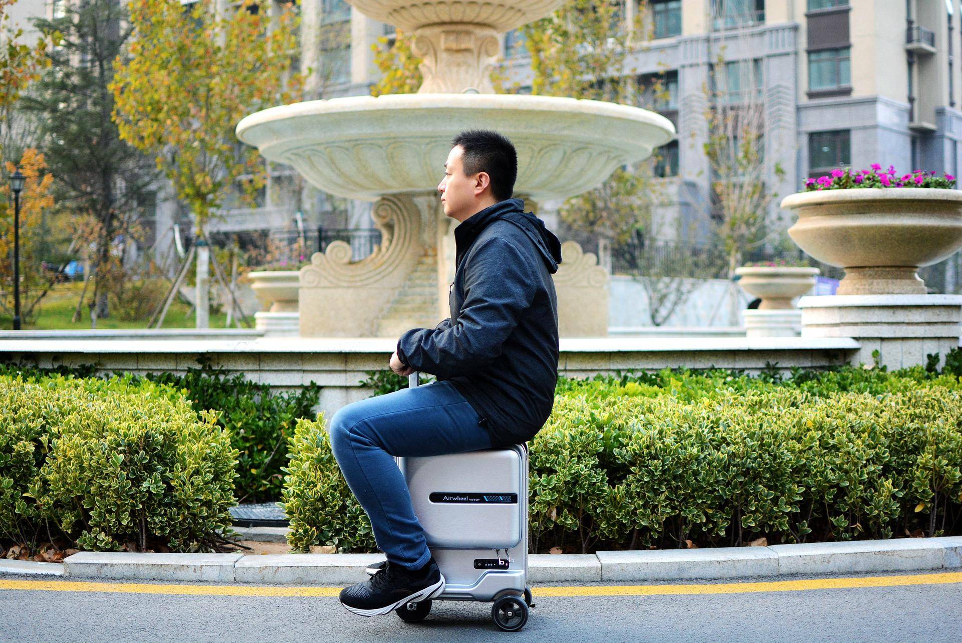 爱尔威电动行李箱开箱,爱尔威电动车行李箱