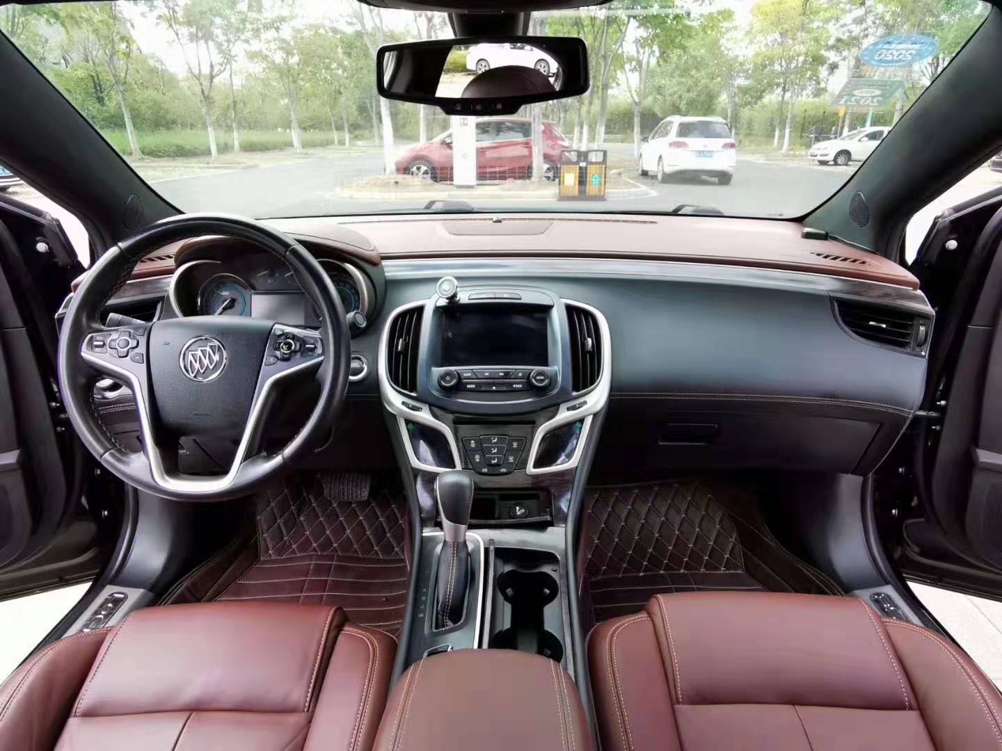 开了2年的别克2.0t9at君越值多少,开了十年的别克君越值不值得买