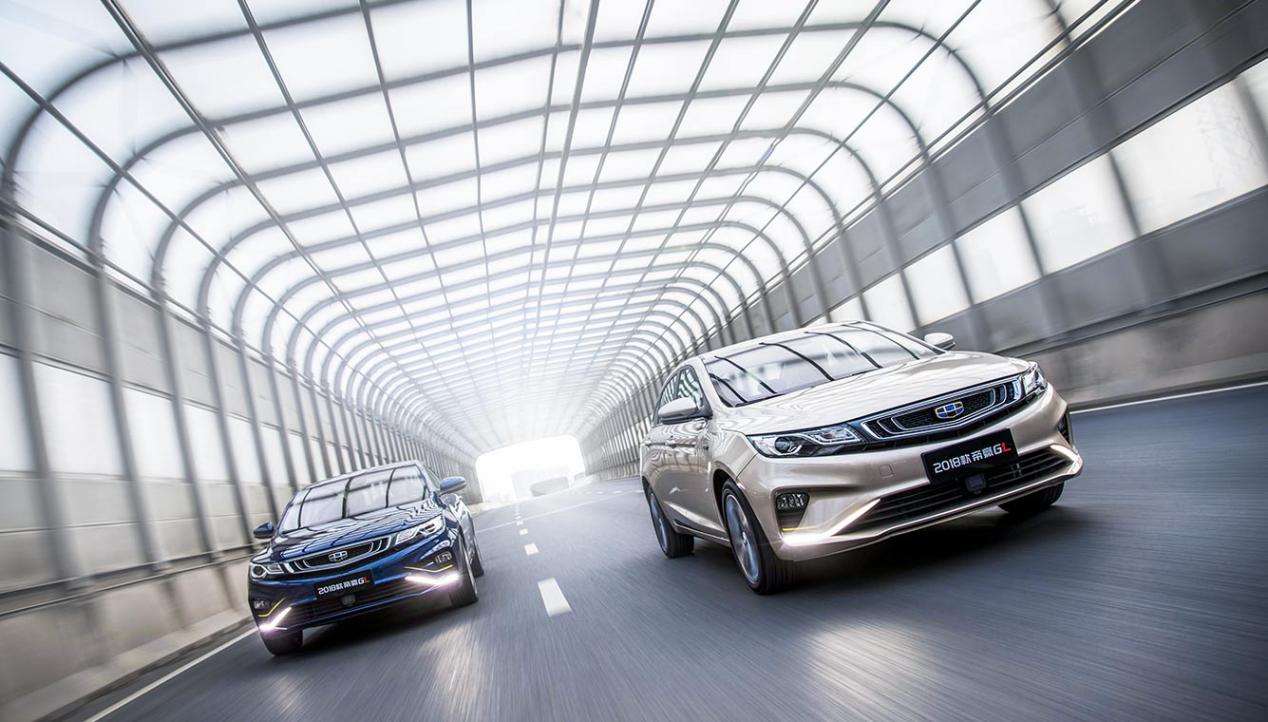 十万级紧凑车型谁的性价比更高,帝豪GL比福睿斯更合适年轻人