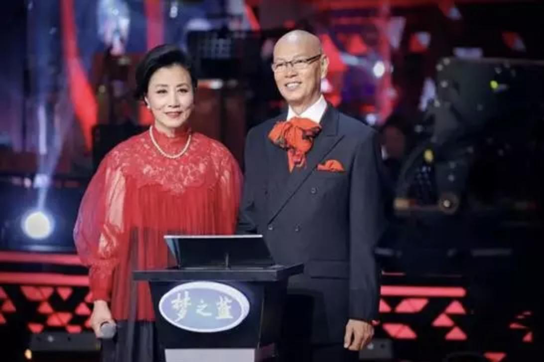 罗家英每年求婚一次汪明荃,汪明荃和罗家英结婚纪念日