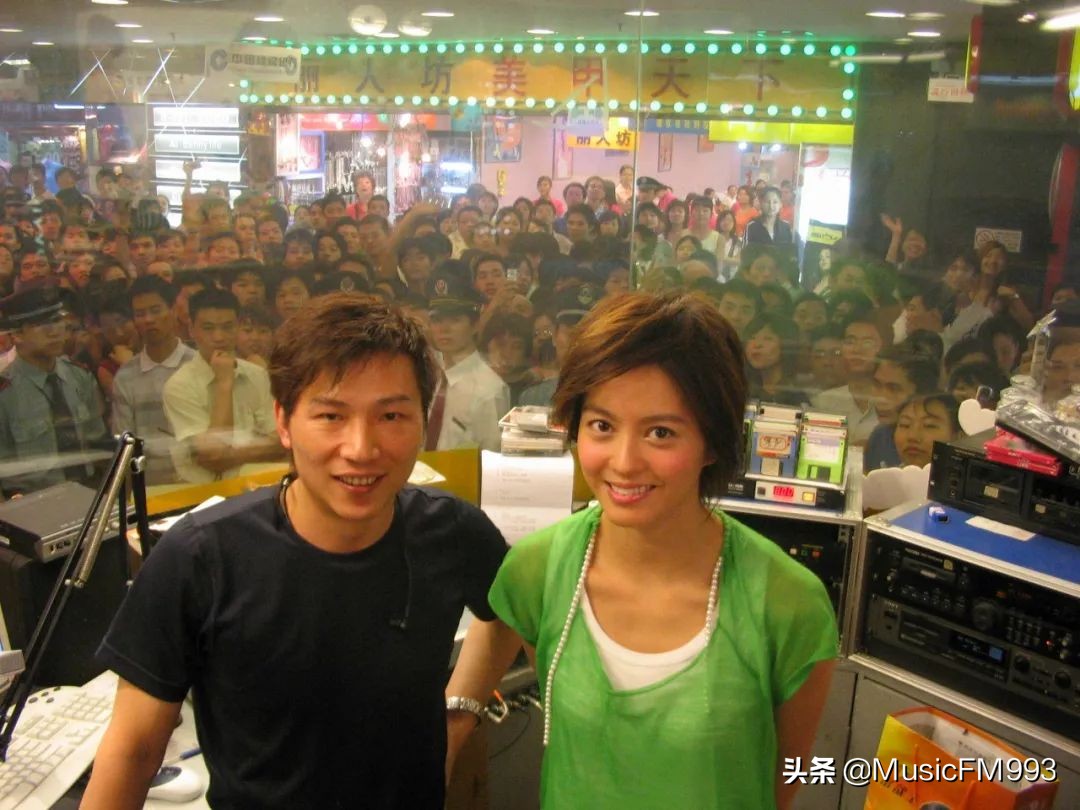 流行前线总店直播,流行前线负一层直播基地