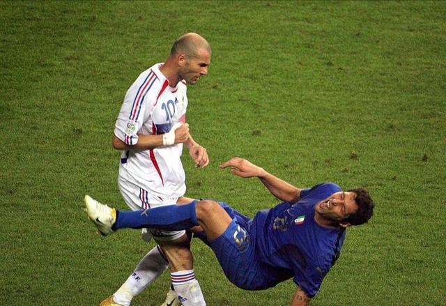 米兰德比冲突完整版,伊布和卢卡库冲突中文字幕