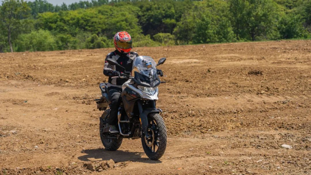 23款无极650ds摩旅西藏视频,恶劣路况