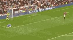 我有一个特别喜欢的老师,一个喜欢足球的体育老师