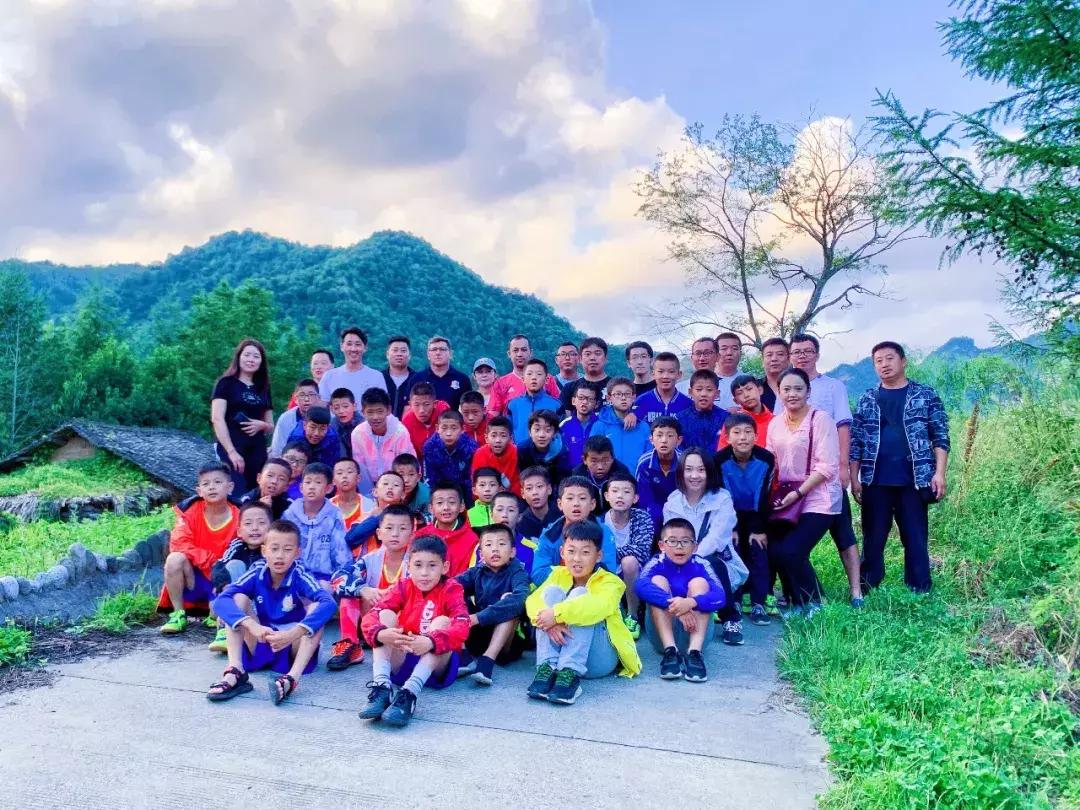 热烈祝贺足球俱乐部夺冠,榆林17届足球联赛冠军