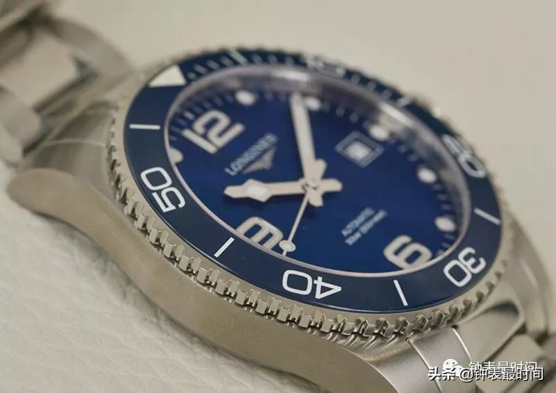 现在手表流行表盘,现在手表流行大还是小