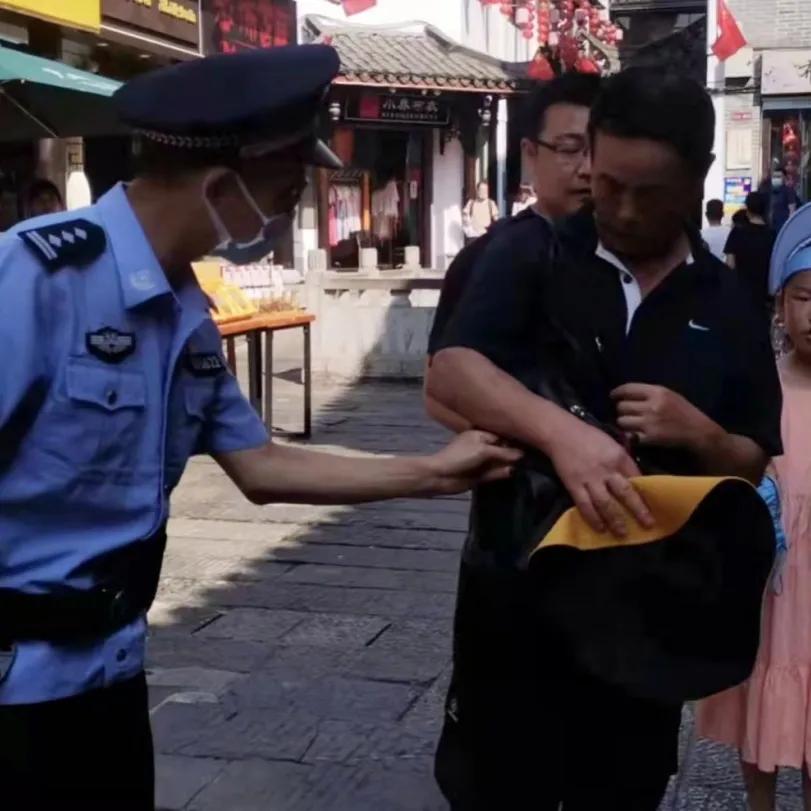 节日我在岗丨守千古名楼护万家安康——岳阳楼派出所国庆景区安保工作纪实