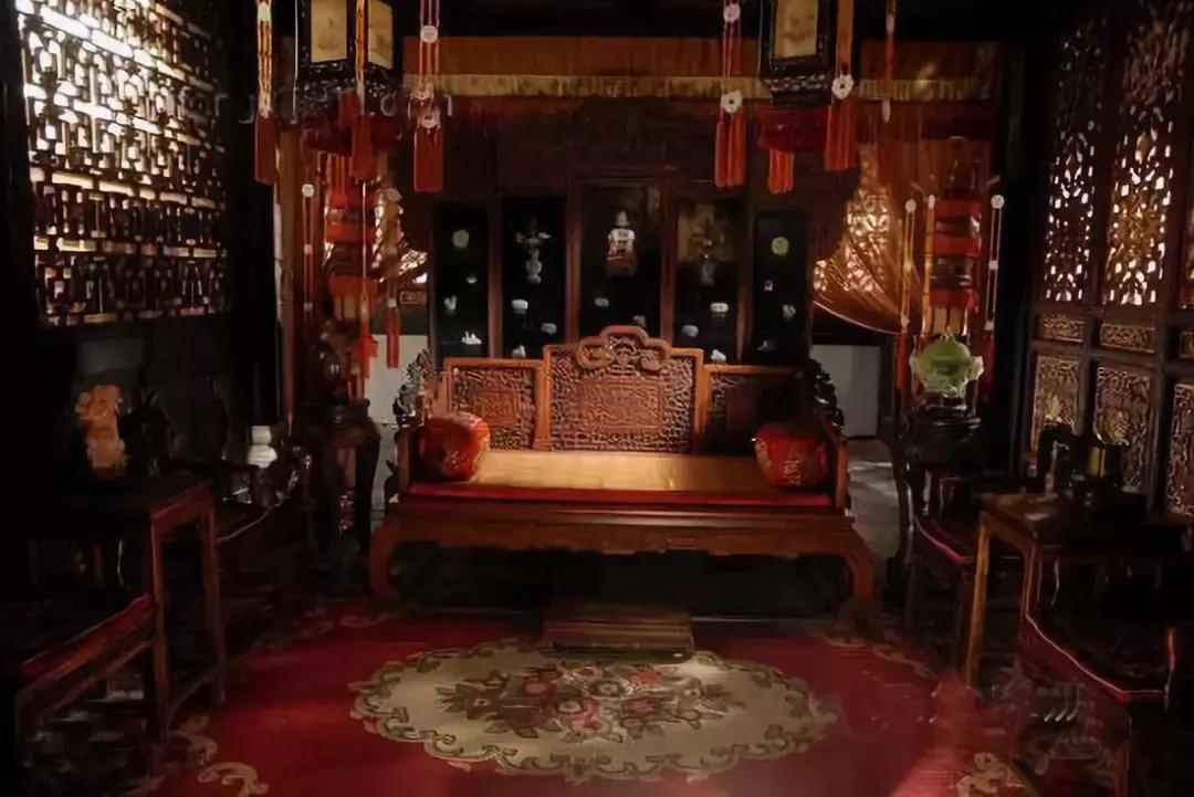 千涂万抹髹为底，刀走龙蛇出雕漆，用现代眼光鉴赏古老工艺！