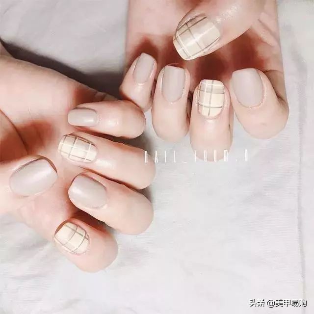 奶茶色渐变磨砂美甲,女生最爱的奶茶色系美甲来啦