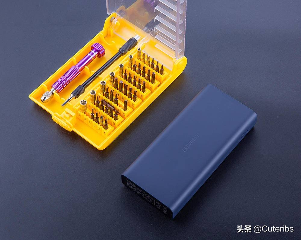 绿联超级快充充电宝拆解,绿联100w二合一氮化镓充电宝拆解