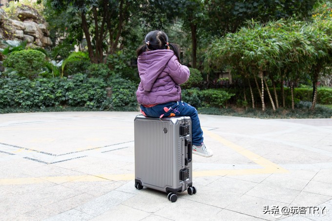 镁铝合金行李箱拉杆箱,拉杆行李箱哪款比较好用