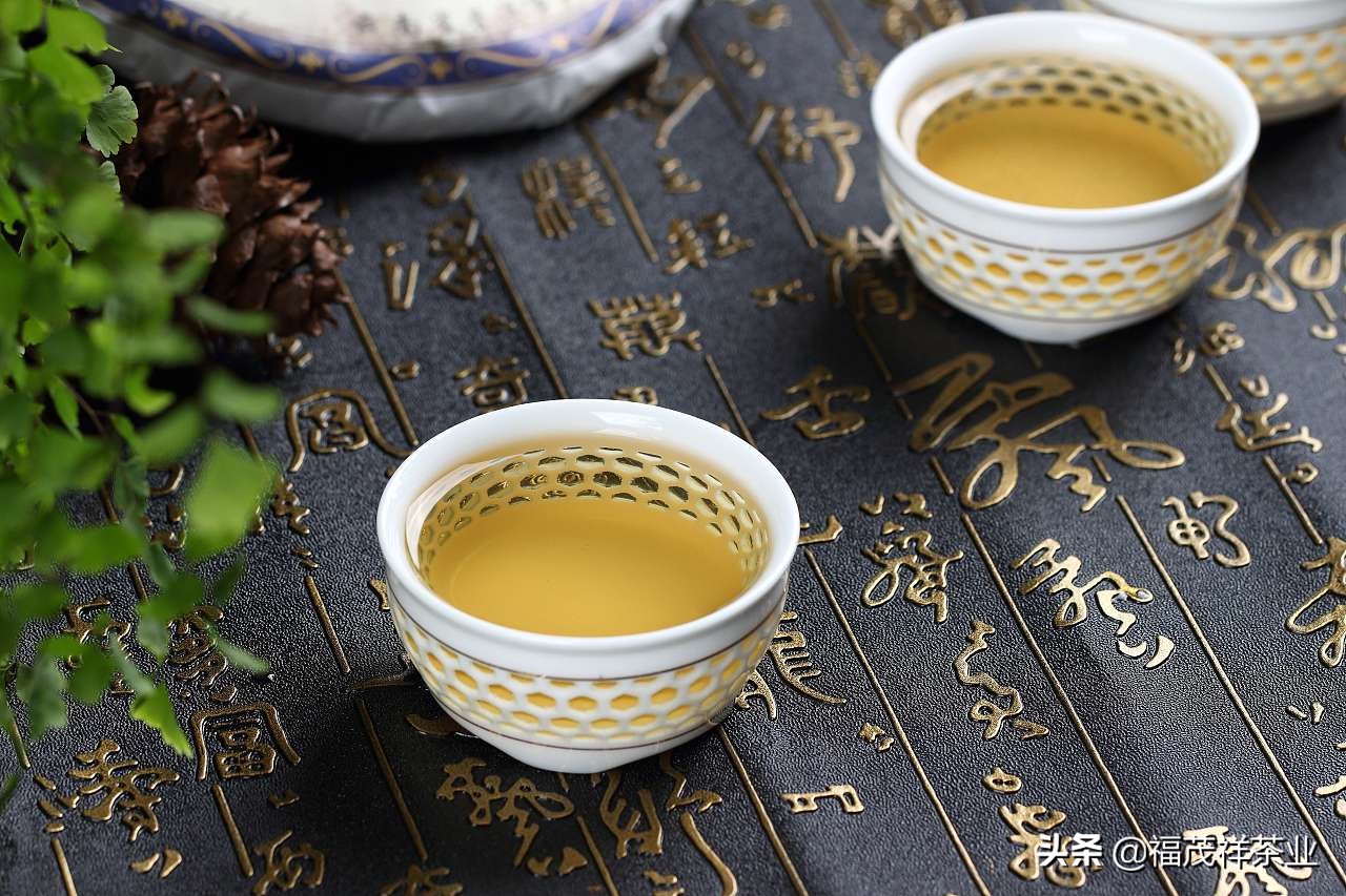 乔木王普洱茶生茶功效和作用,冰岛普洱茶生茶的功效