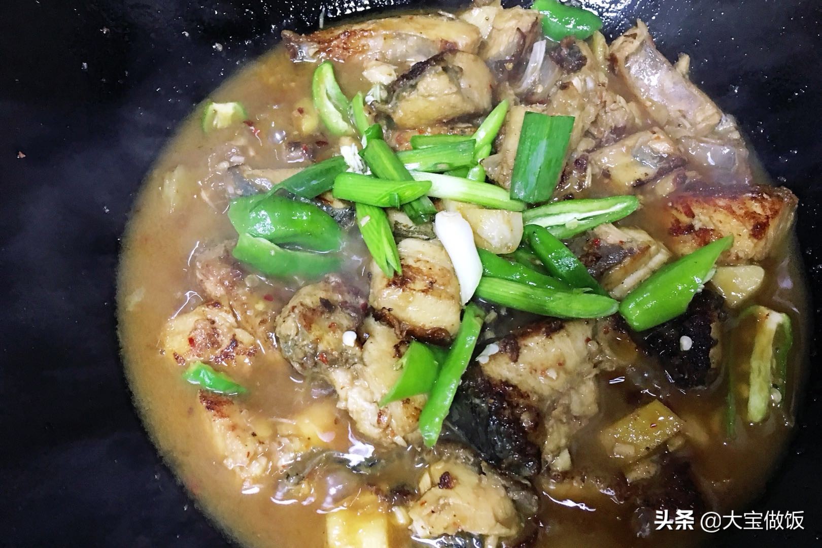 冷冻过的河鱼怎么烧没有土腥味,冰冻鱼怎么煮白汤