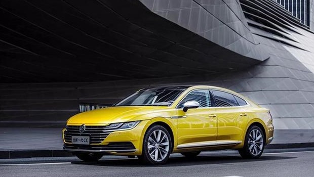 大众cc和奥迪a4l哪一个性价比最高,大众cc与奥迪a4l是一个档次吗