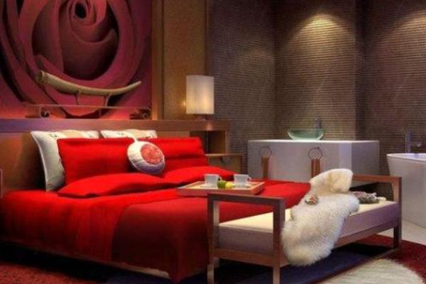 酒店床尾为什么摆长凳,酒店情侣床尾放什么