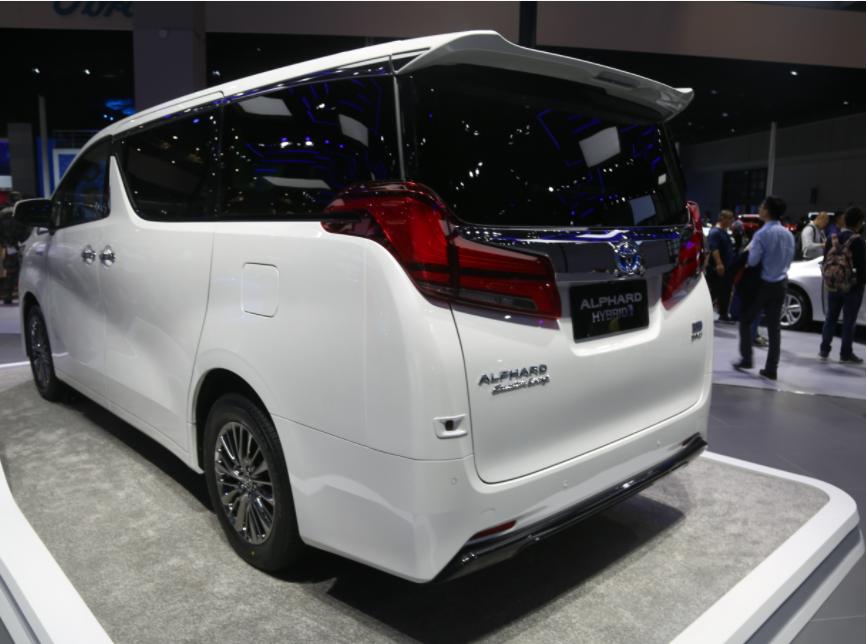 纠结买新能源还是油车,买燃油车还是新能源汽车纠结中