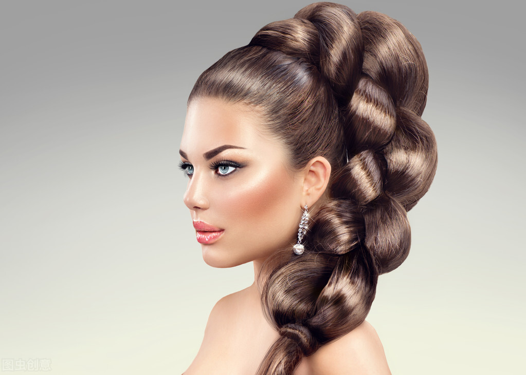 辫子经济潜力无穷5000元编个辫子美发店创造GDP有了新门路