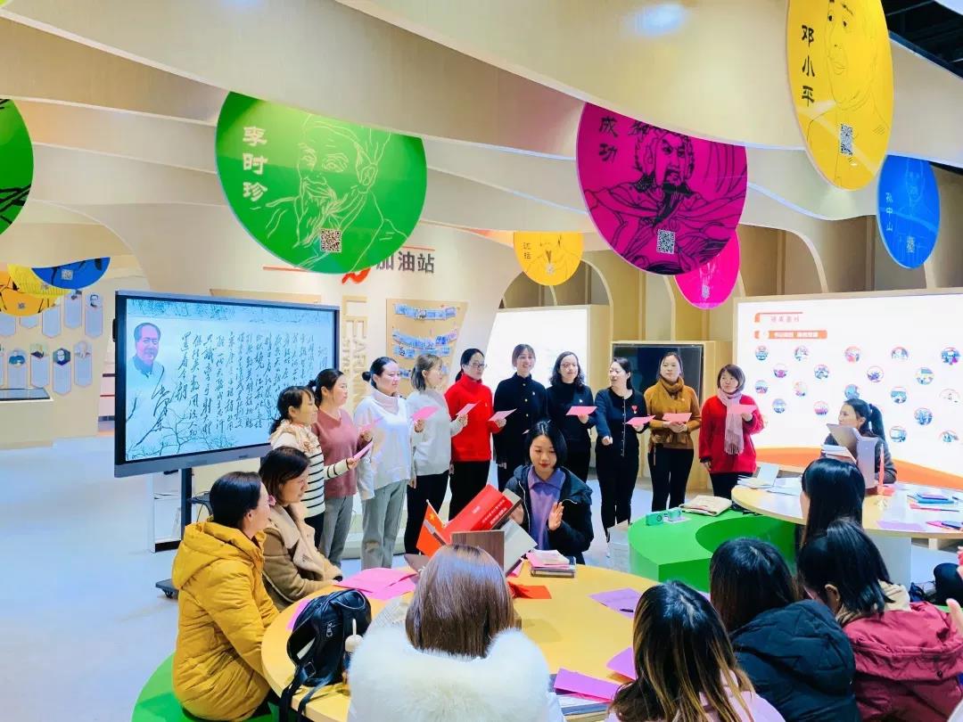 江上溪上，成长之洲，这所园以“悦读阅美”和乒乓球项目打造品牌