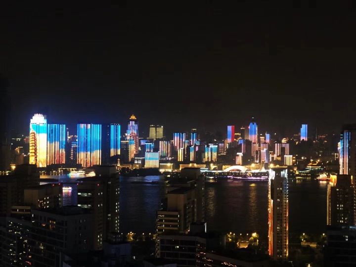 武汉市足球队队员照片,武汉足球俱乐部队徽