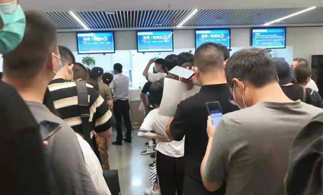 医院陪人挣钱,陪人看病的职业一个月能赚多少钱