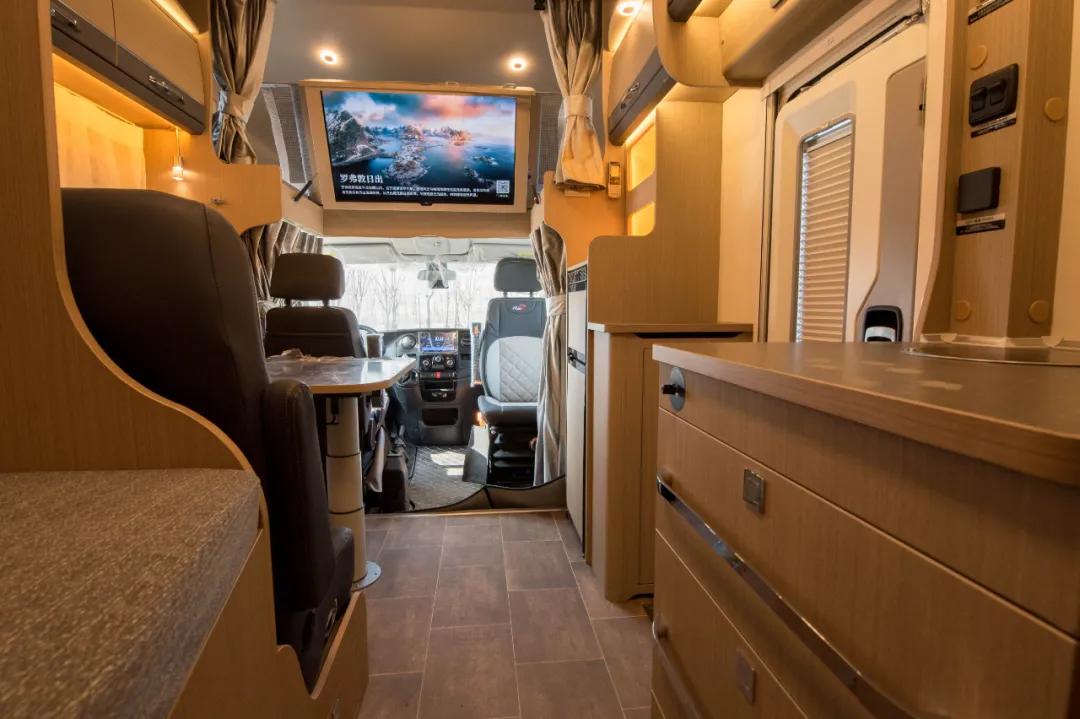 依维柯房车b型房车多少钱,瑞弗依维柯房车价格