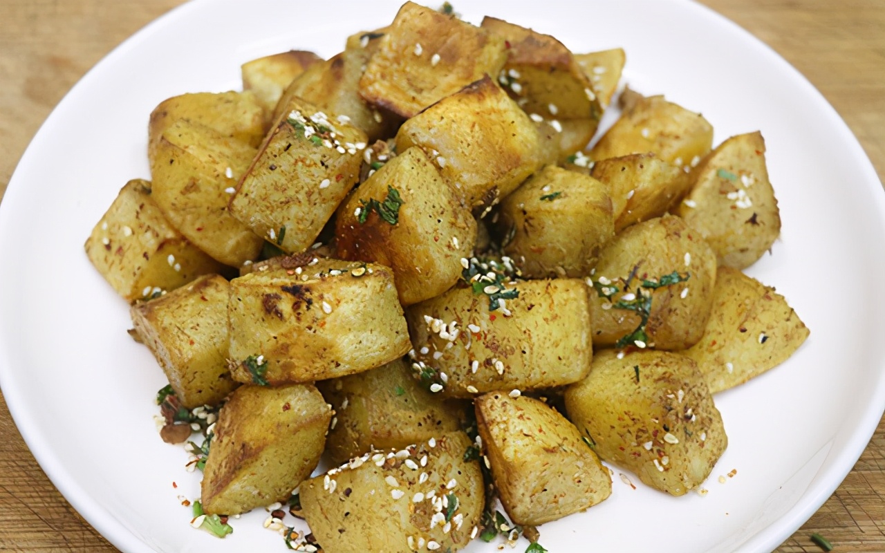 锅巴土豆小吃摆摊做法五块钱十份,街边的锅巴土豆怎么做