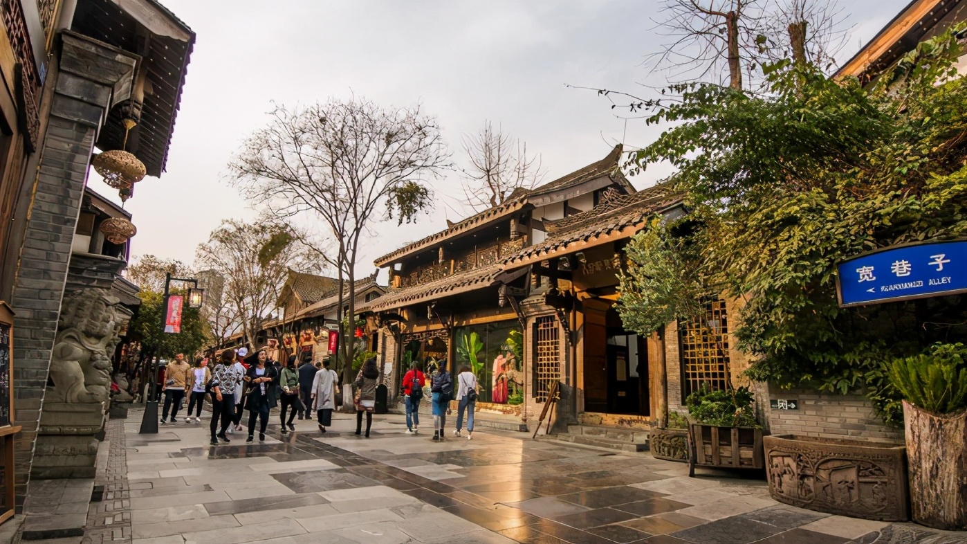 成都302年的宽窄巷:不收门票却被指到处坑人,如今怎样了?