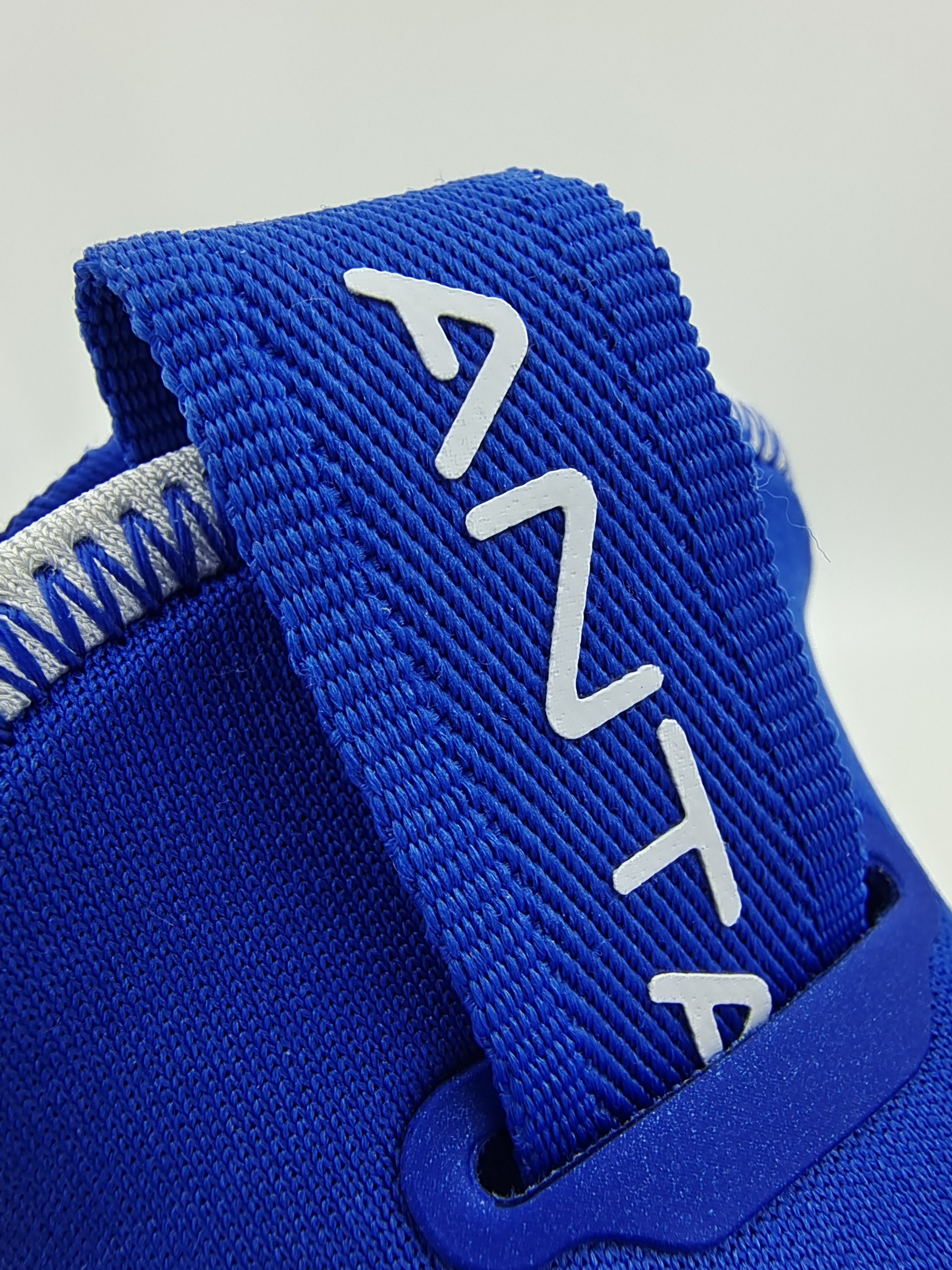 海沃德2有黑金配色吗,安踏海沃德2照片