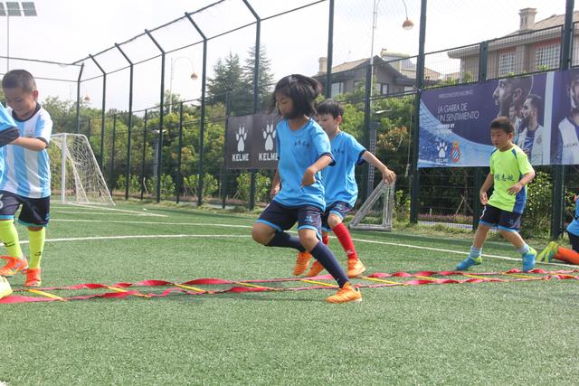 感受阳光感受生活的乐趣,感受阳光的美好传递运动的快乐