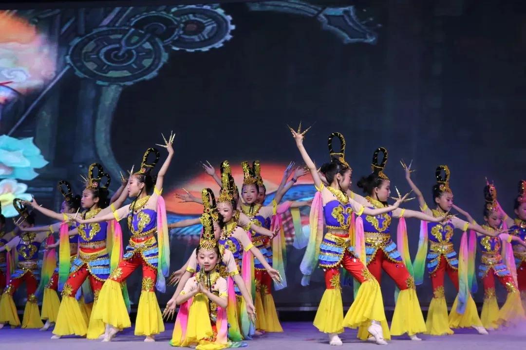 剑阁县鼓楼幼儿园庆祝中国*产党共**成立100周年暨毕业典礼文艺汇演