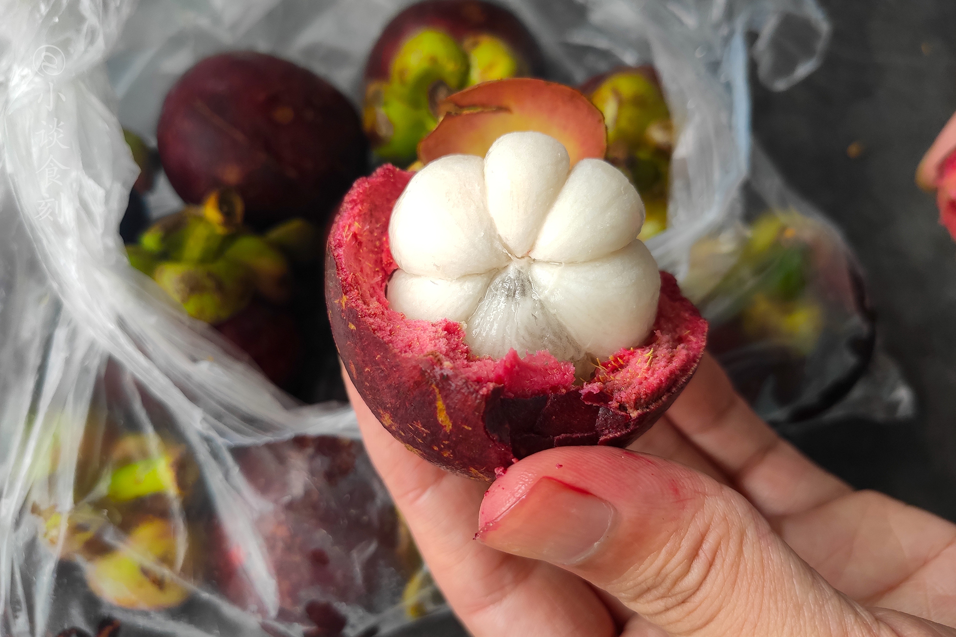 水果山竹里面发黄了能吃吗,山竹剥开后发现黄黄的能不能吃