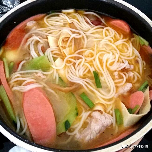 开米线店一年开500家店,开米线店一年能赚多少