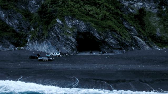 他把工作丢着，专找美景荒地吃饭：这是一天最好的时候