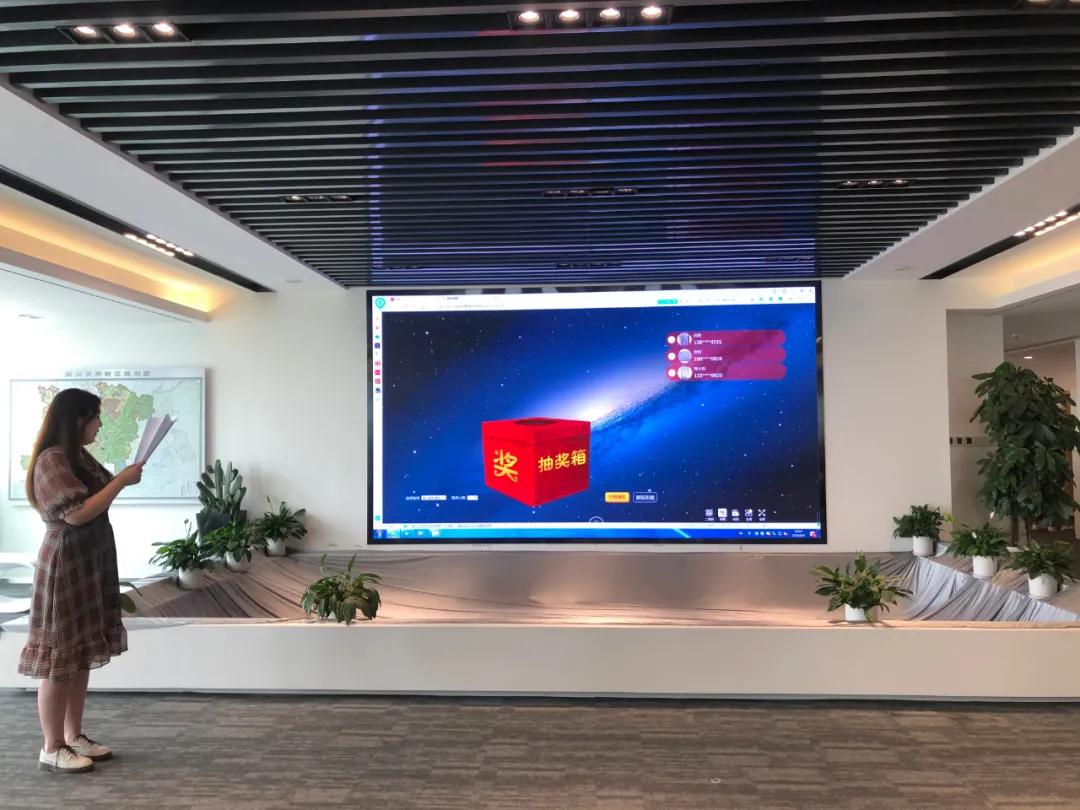 4.97元大奖得主来领奖,10000元以上的奖品