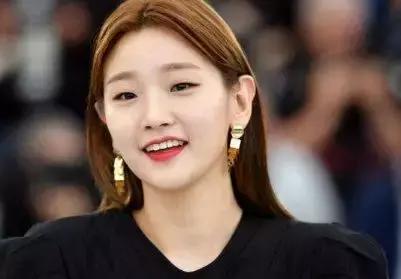 肿眼泡是什么原因啊,肿眼泡怎么贴双眼皮