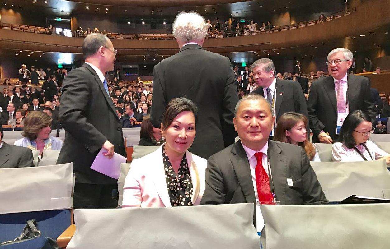 深圳神秘富豪,卖家具起家,开2千家门店,花10亿给儿子办婚礼