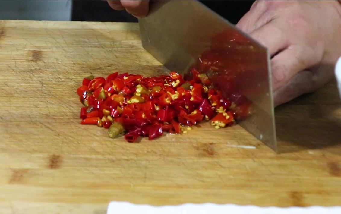 泥鳅最好吃家常做法大厨教你妙招,泥鳅配什么菜香辣入味好吃